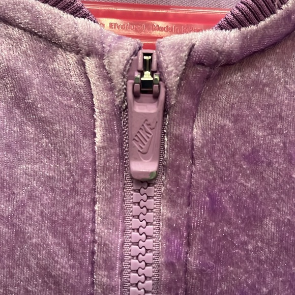 💜 Nike Velvet Track Jacket (Kids M). - Picture 5 of 6
